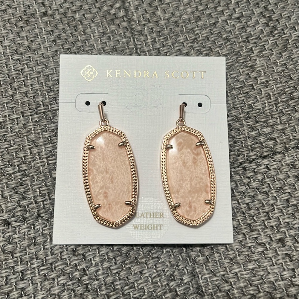 Kendra Scott rose gold earrings!